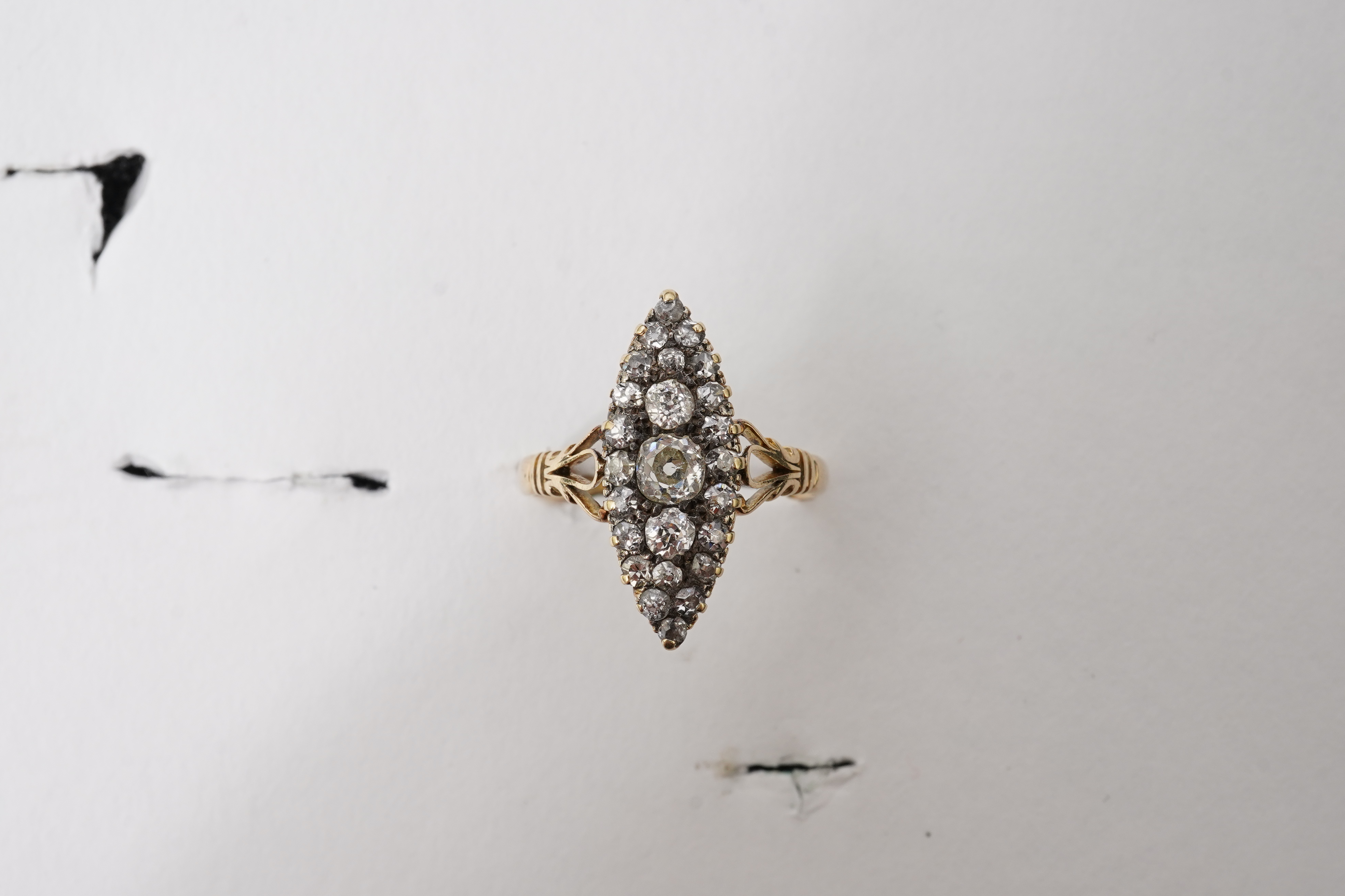 A Victorian diamond ring, late 19th century